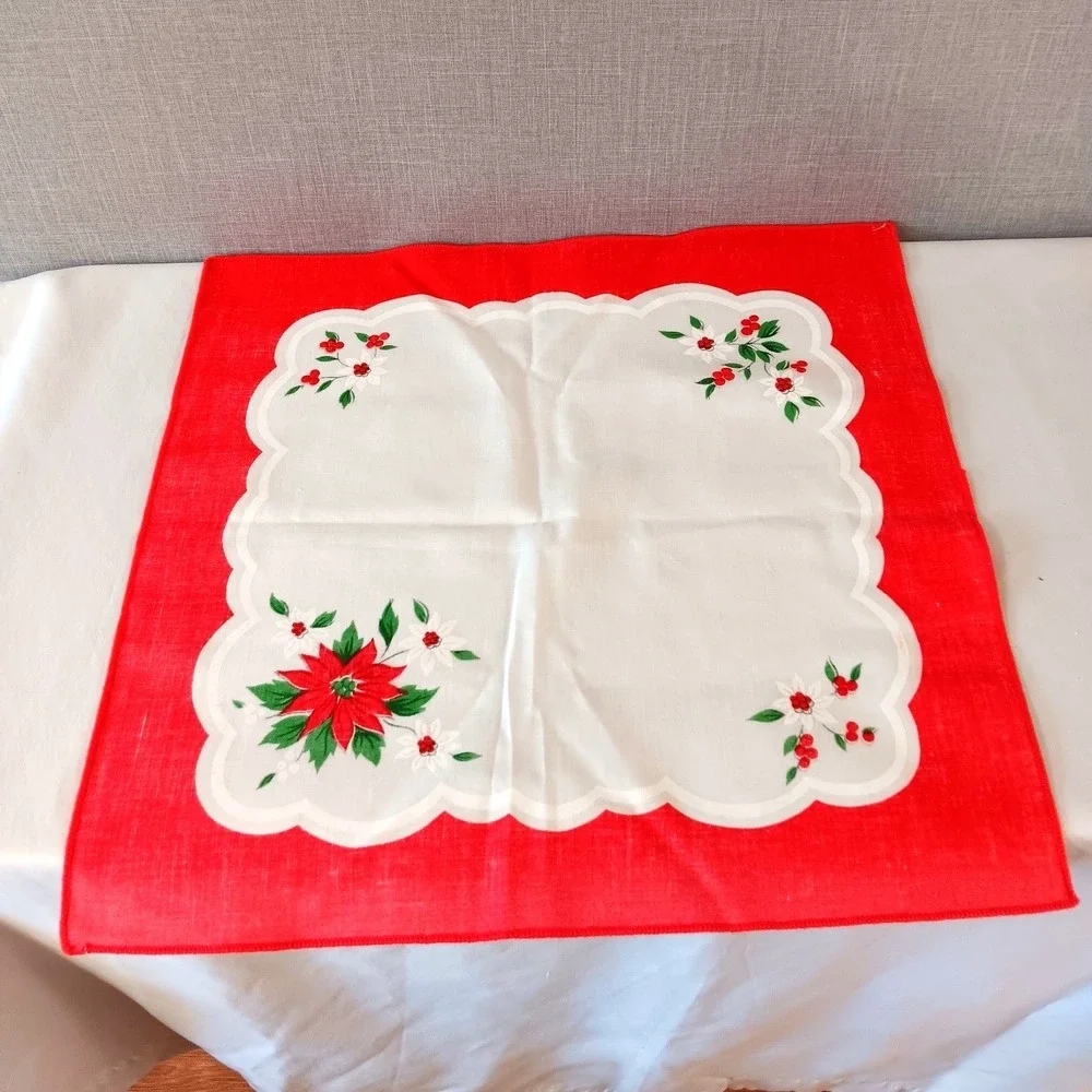 Vintage Christmas Cloth Napkins Set of 4 Holly Poinsettia Red‎ Bows